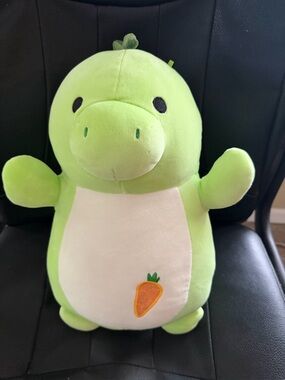 Desirae the Dinosaur Squishmallow ~